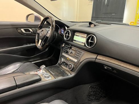 Used 2013 Mercedes-Benz SL 550 image 23