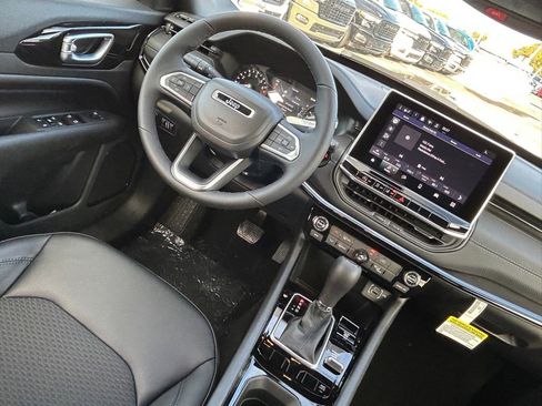 New 2026 Jeep Compass Latitude image 9