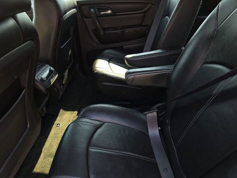 Used 2014 GMC Acadia SLT image 21