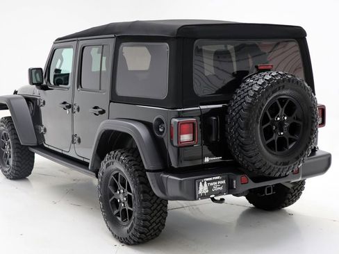 Used 2024 Jeep Wrangler Willys image 7