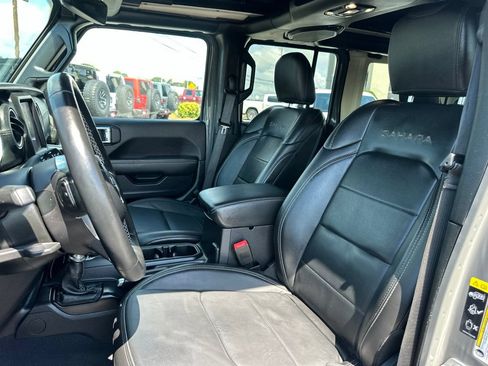 Used 2021 Jeep Wrangler Unlimited Sahara AWD/4WD image 28