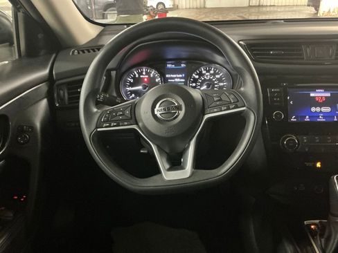 Used 2018 Nissan Rogue SL image 16