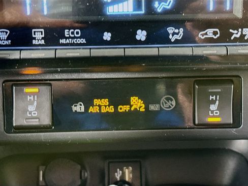 Used 2023 Toyota RAV4 SE w/ Weather & Moonroof Package AWD/4WD image 19