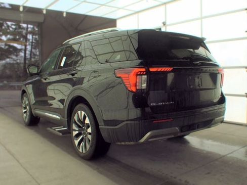 Used 2025 Ford Explorer Platinum w/ LUX Leather Package AWD/4WD image 6