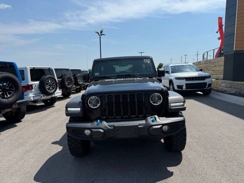 Used 2023 Jeep Wrangler Unlimited w/ Sun & Screen Package AWD/4WD image 7