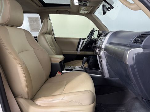 Used 2016 Toyota 4Runner SR5 Premium RWD image 22