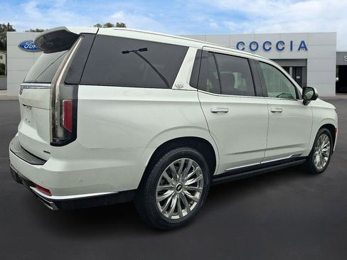 Used 2022 Cadillac Escalade Premium Luxury w/ Performance Package image 4