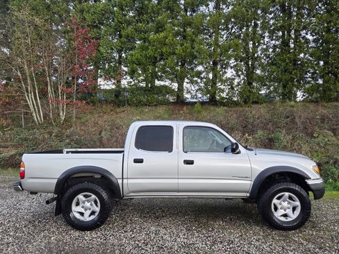 Used 2002 Toyota Tacoma PreRunner image 2