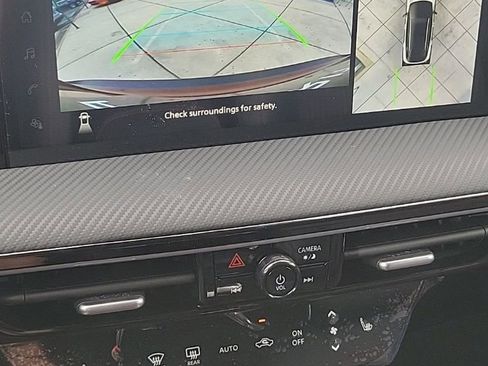 New 2025 Nissan Kicks SR w/ SR Premium Package image 28