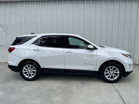 Used 2019 Chevrolet Equinox LT FWD image 2