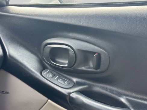 Used 1999 Chevrolet Corvette Convertible w/ Memory Pkg image 9