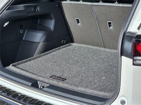 New 2026 Volkswagen Tiguan SE R-Line image 31