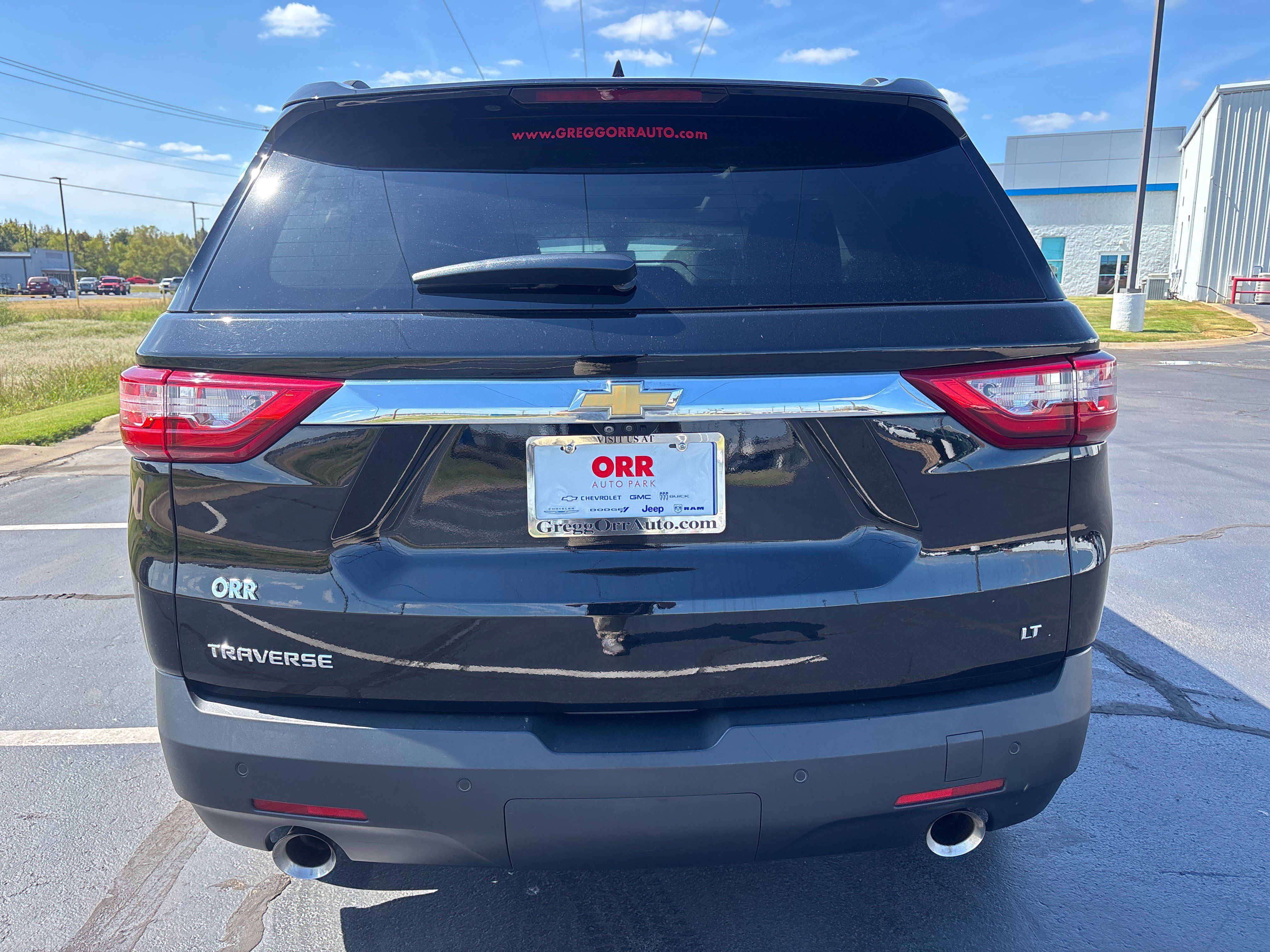 Used 2021 Chevrolet Traverse LT w/ LT Premium Package FWD image 5