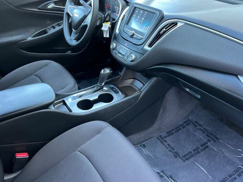 Used 2017 Chevrolet Malibu LS FWD image 15
