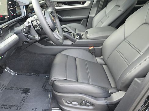 New 2026 Porsche Cayenne Coupe image 5