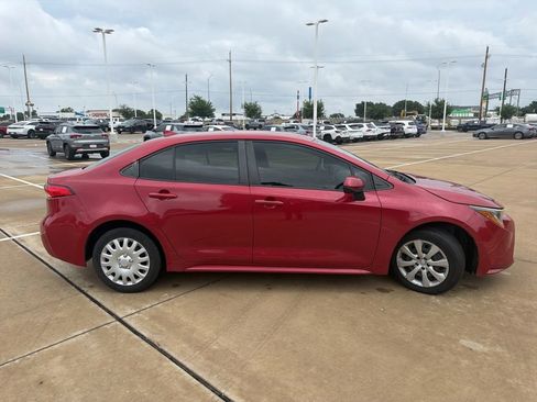 Used 2021 Toyota Corolla LE FWD image 2