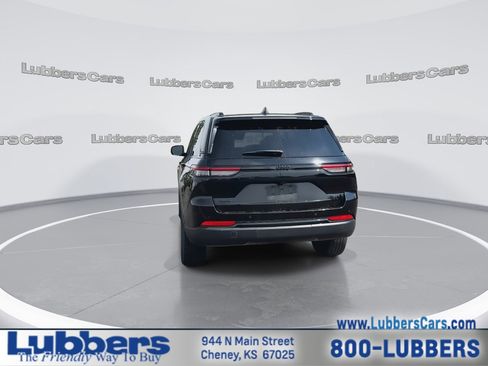 Used 2025 Jeep Grand Cherokee Altitude image 7