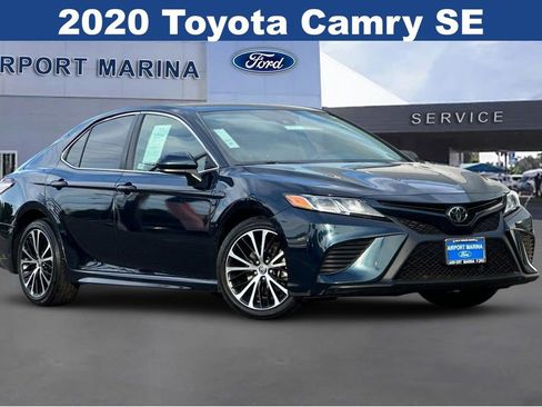 Used 2020 Toyota Camry SE image 2