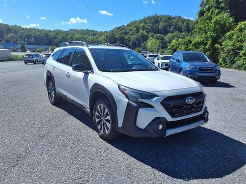 Used 2023 Subaru Outback Limited image 6