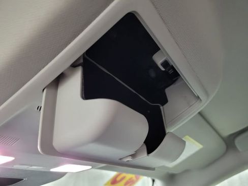 Used 2025 Ford Escape Platinum image 39