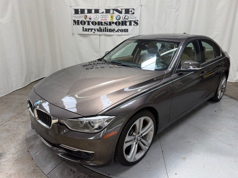 Used 2014 BMW 335i Sedan w/ Technology Package RWD image 3