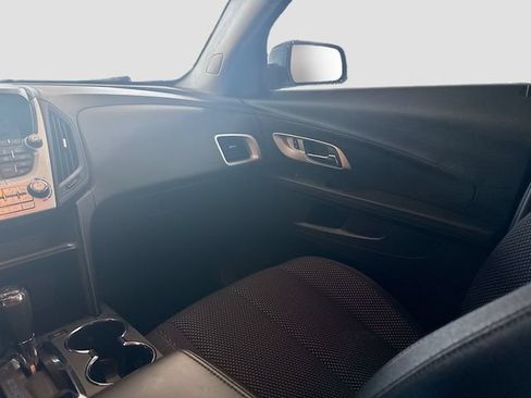 Used 2017 Chevrolet Equinox LS FWD image 21