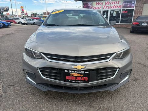 Used 2017 Chevrolet Malibu LT FWD image 3
