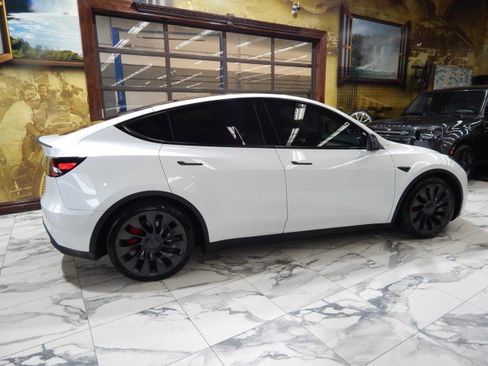 Used 2021 Tesla Model Y Performance image 4