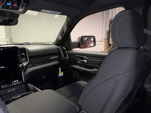 New 2026 RAM 1500 4x4 Crew Cab image 33