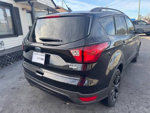 Used 2019 Ford Escape SE image 8