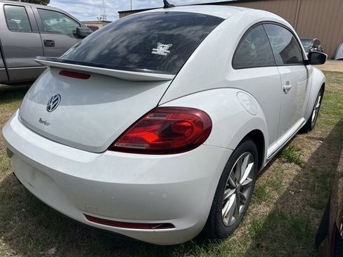 Used 2018 Volkswagen Beetle 2.0T S w/ Style & Comfort Package For S FWD image 4