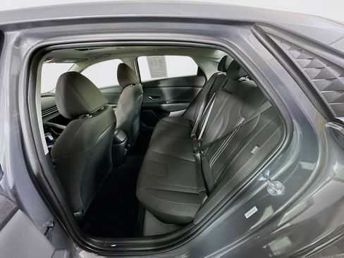 Used 2025 Hyundai Elantra SEL FWD image 27