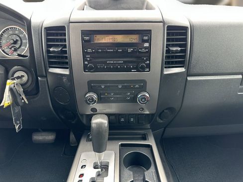 Used 2010 Nissan Titan SE w/ SE Value Truck Pkg RWD image 16