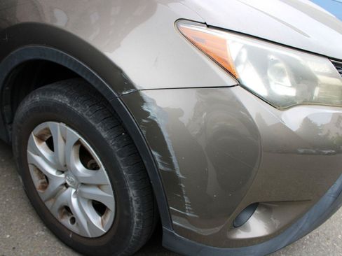 Used 2015 Toyota RAV4 LE FWD image 17