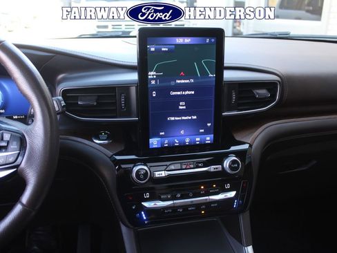 Used 2021 Ford Explorer King Ranch w/ Premium Technology Package image 26