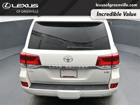 Used 2018 Toyota Land Cruiser w/ Carpet Mat Package image 21