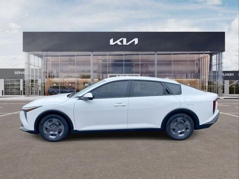 New 2025 Kia K4 LX image 5