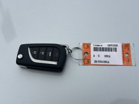 Used 2024 Toyota Corolla LE image 35