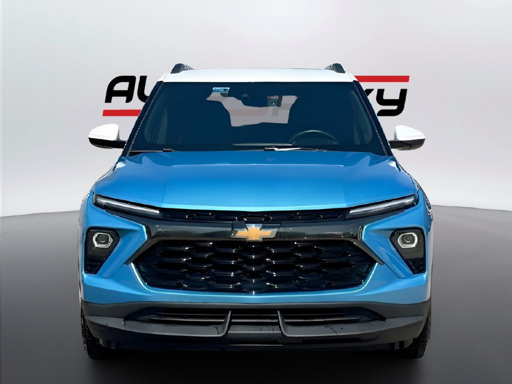 Used 2025 Chevrolet TrailBlazer ACTIV w/ Convenience Package FWD image 2