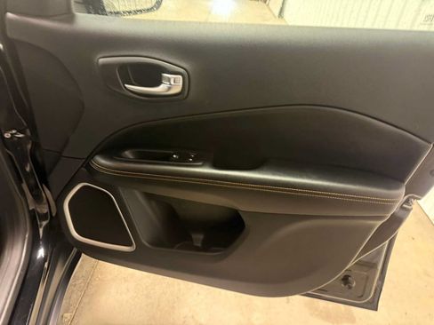 Used 2019 Jeep Compass Limited AWD/4WD image 28