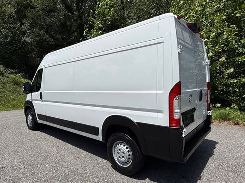 Used 2025 RAM ProMaster 2500 w/ Convenience Group FWD image 12