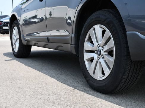 Used 2018 Subaru Outback 2.5i AWD/4WD image 9