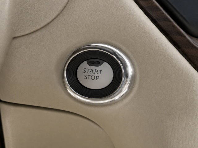Used 2019 Nissan Pathfinder Platinum FWD image 12