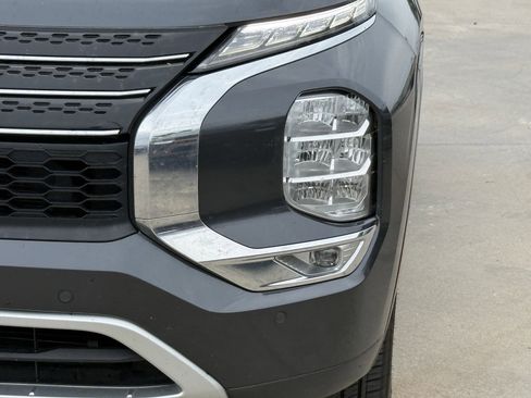 Used 2024 Mitsubishi Outlander SE FWD image 11