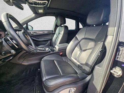 Used 2022 Porsche Macan S image 11