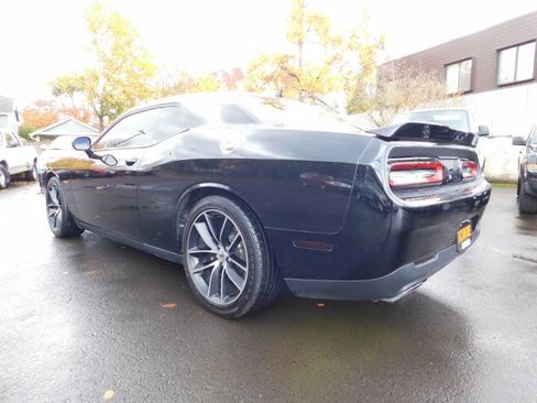 Used 2018 Dodge Challenger R/T Plus image 3