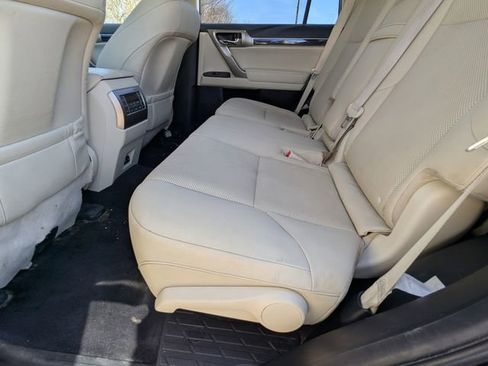 Used 2020 Lexus GX 460 Premium w/ Premium Package image 22