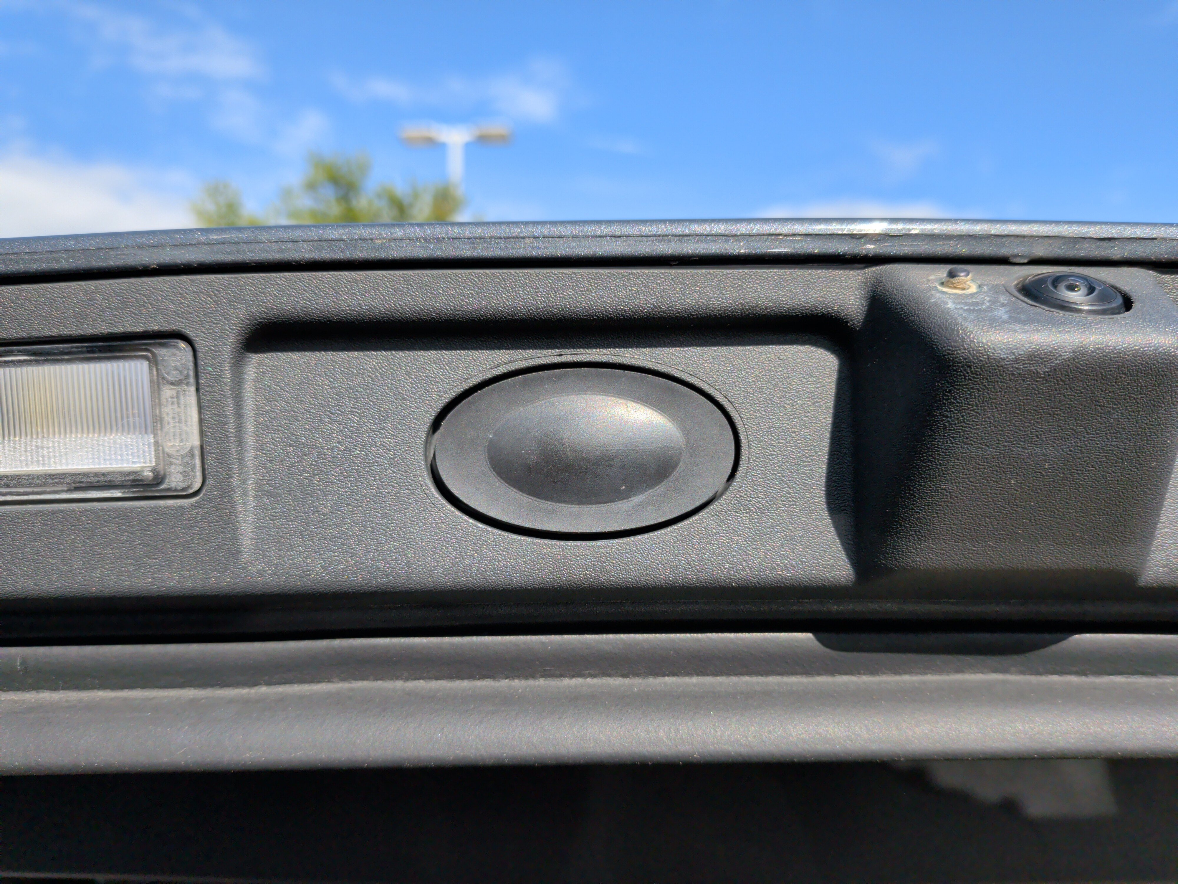 Used 2024 Rivian R1S Adventure Quad AWD/4WD image 41
