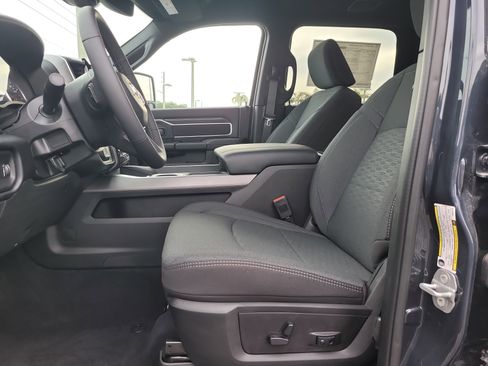New 2026 RAM 2500 Big Horn AWD/4WD image 13