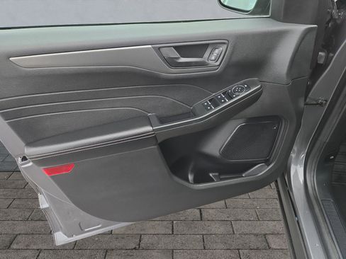 Certified 2023 Ford Escape Active image 10